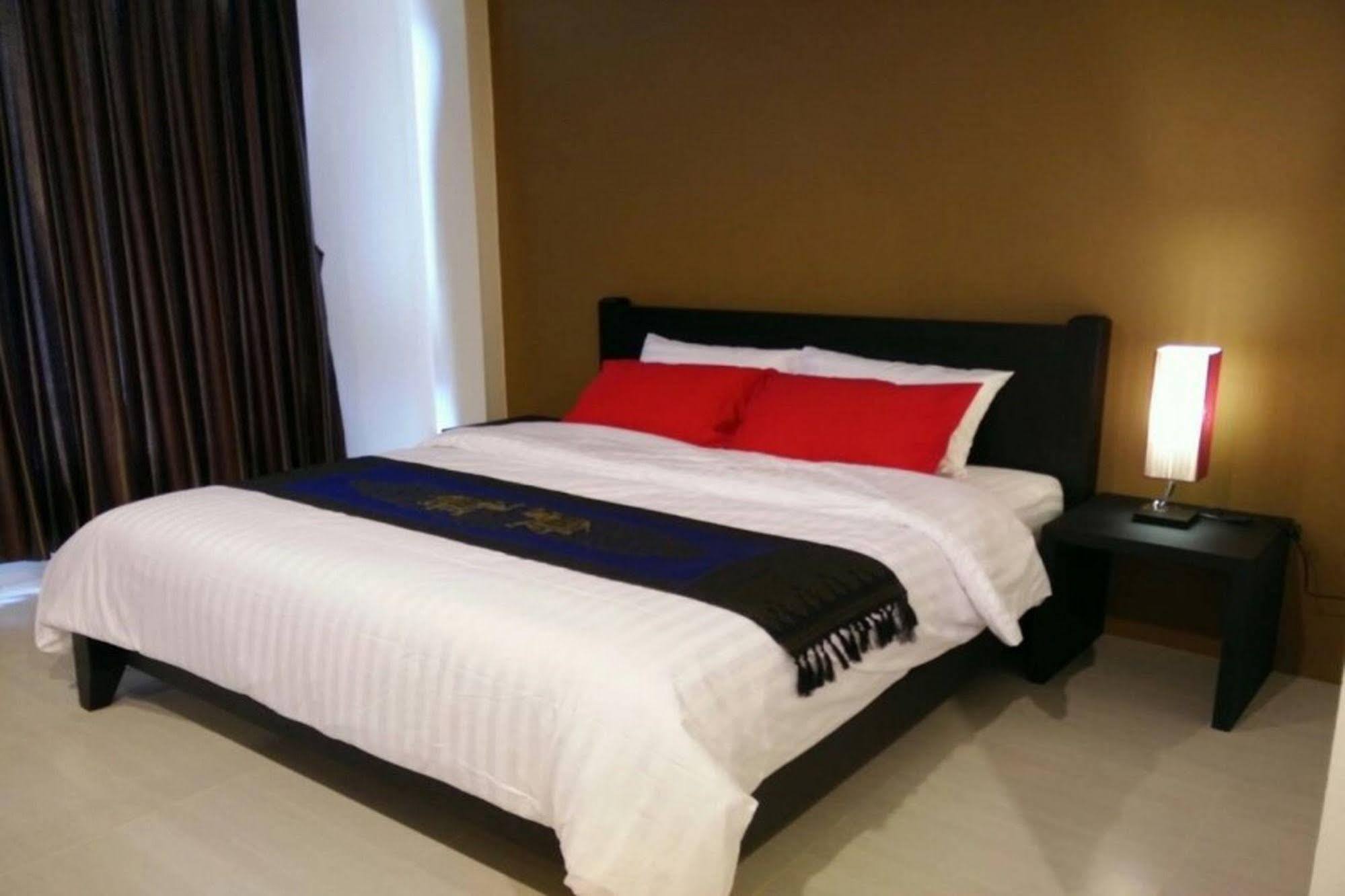 One Fu Hotel Сурин Екстериор снимка